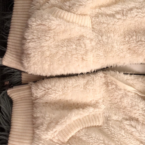 Cozy size medium Empyre zip up❤️ - Picture 5 of 5